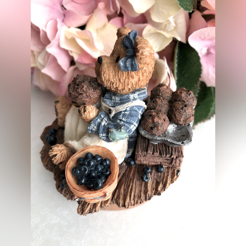 Boyds/Yankee Candle “Muffin B. Bluebeary” The Boysenbeary Patch - Picture 6 of 9